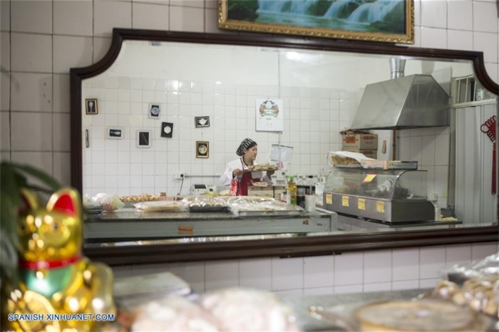 Venden pasteles de luna en barrio chino de Buenos Aires